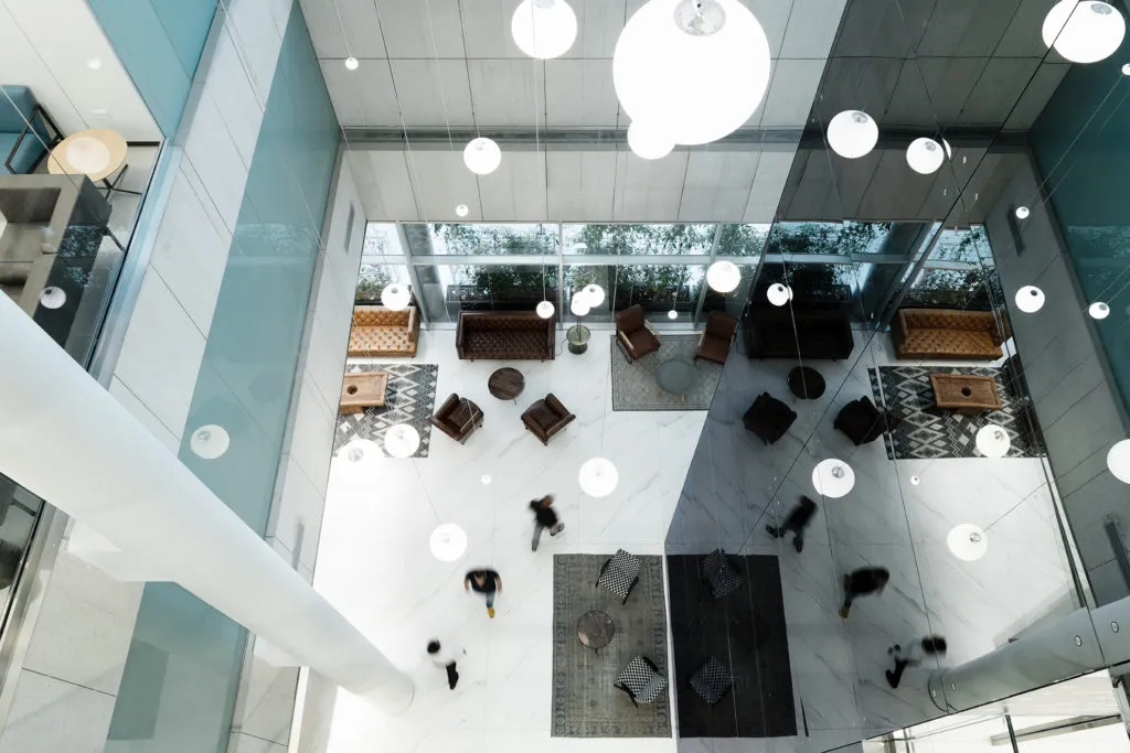 Если на 100% верить, что дизайн интерьера способен улучшить наше настроение, то появляются удивительные проекты.