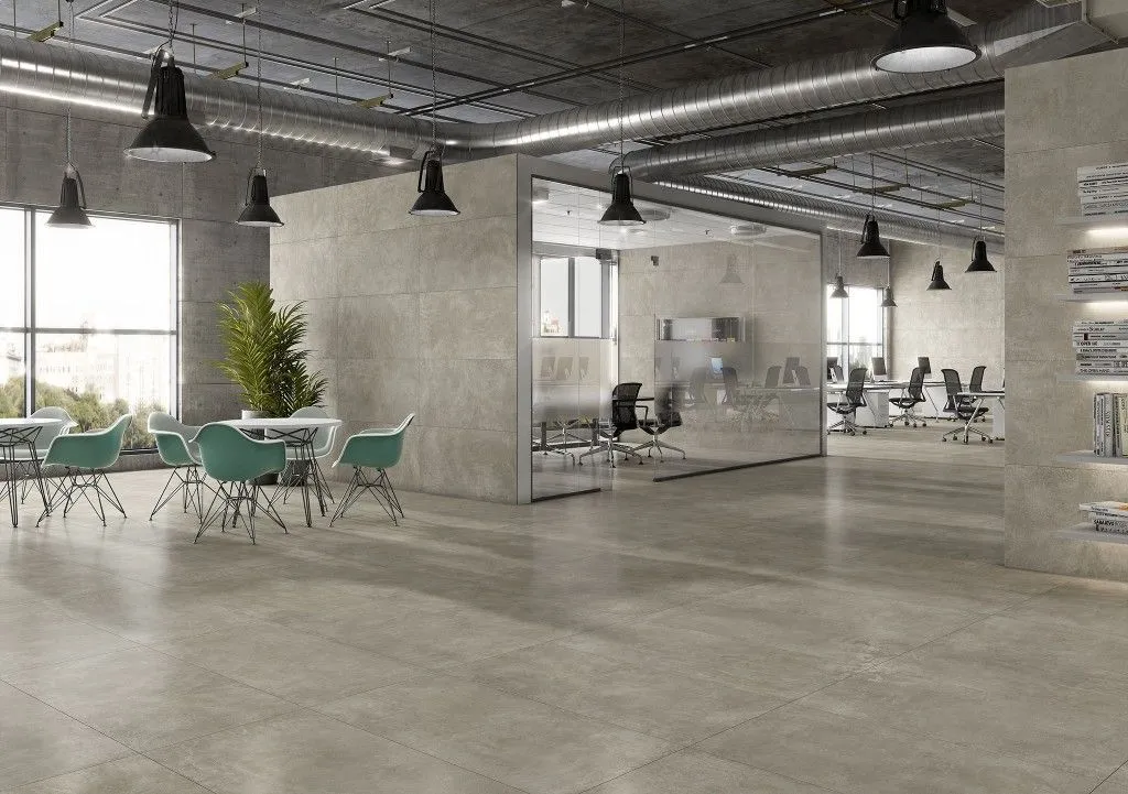 Плитка под бетон с широким выбором форматов (60x120 см, 45x90 см, 60x60 см, 25х75 см, 30х60 см и 45х45 см).