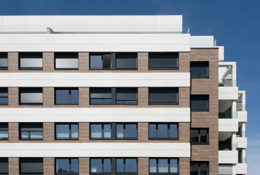 Керамические вентилируемые фасады Favemanc (Gresmanc Group) в современном строительстве