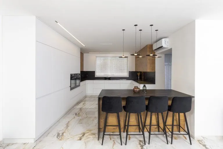 Важно не перегрузить интерьер, поэтому используйте минимумом декора