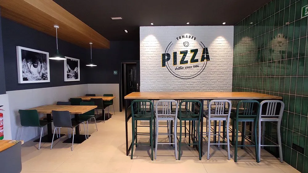 В качестве базовой основы выбрали облицовочные покрытия Neutra из коллекции Architorium, предоставляющей широкий спектр возможностей для создания как частных, так и коммерческих пространств.