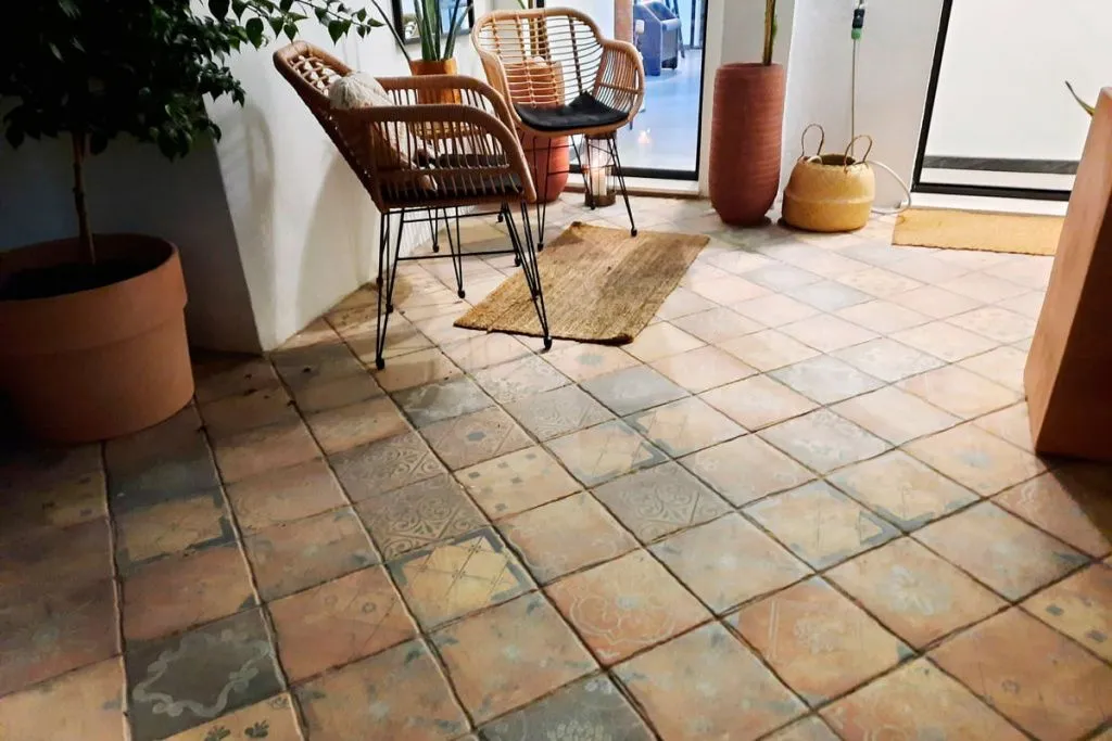 Винтажная атмосфера создана в последнем проекте студии Aquader de Montcada с использованием плитки бренда Natucer (Испания).