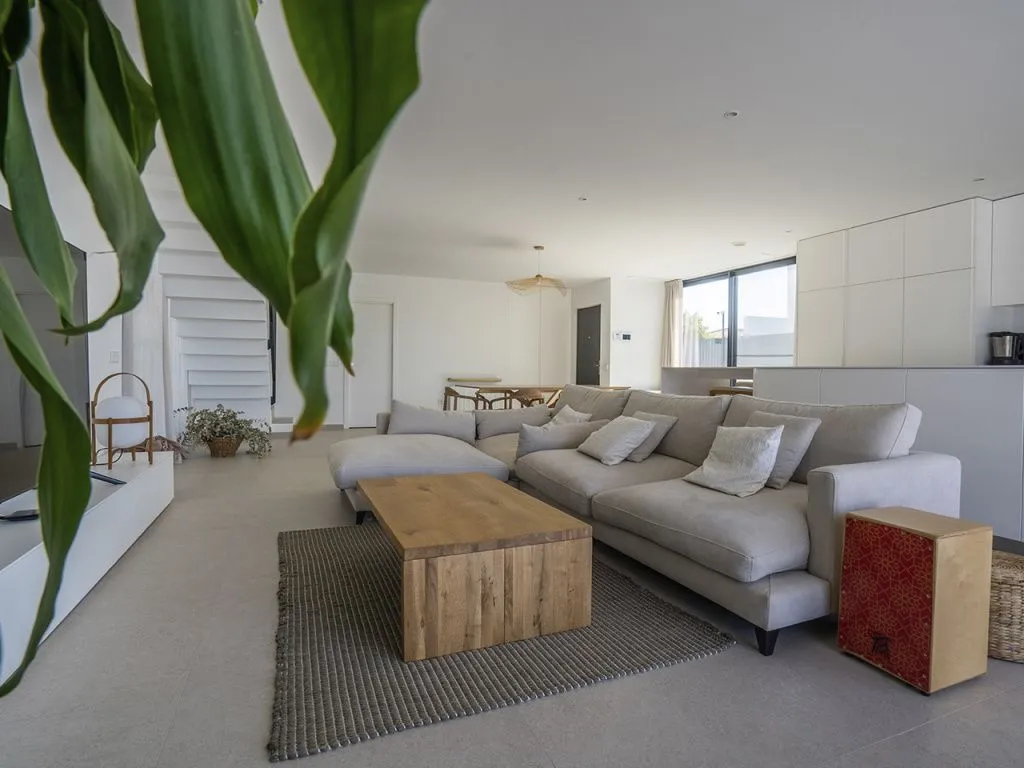 Коллекция плитки испанского производителя TAU Cerámica Roadstone, имитирующая натуральный камень