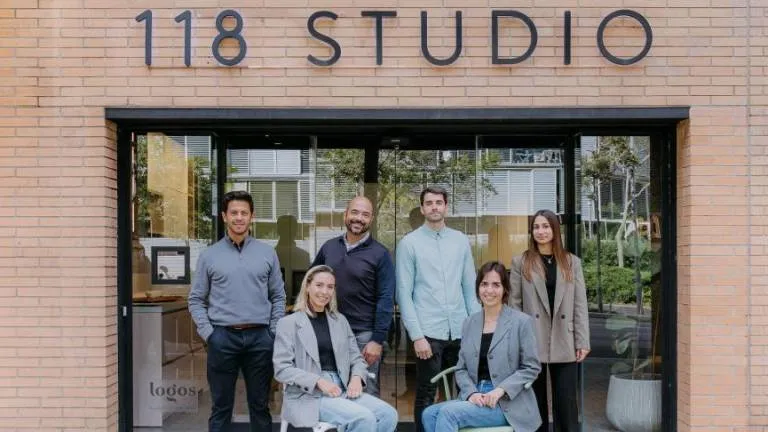 команда профессионалов из 118 Studio