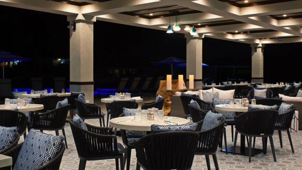 Одна из главных функций по декорированию здесь возложена на серию Multicolor Bushmills Hexagon из коллекции Belice