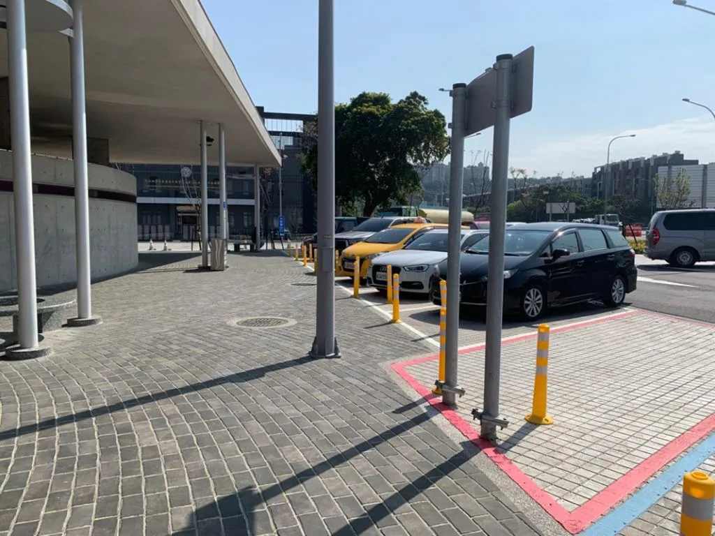 Керамогранит River обеспечил устойчивую к механическим нагрузкам и скольжению поверхность Керамогранит River обеспечил устойчивую к механическим нагрузкам и скольжению поверхность