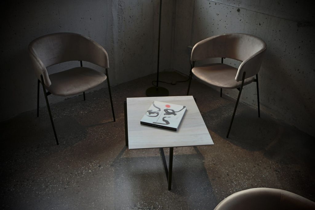 Журнальный столик ручной работы - столешница из керамогранита Palisandro