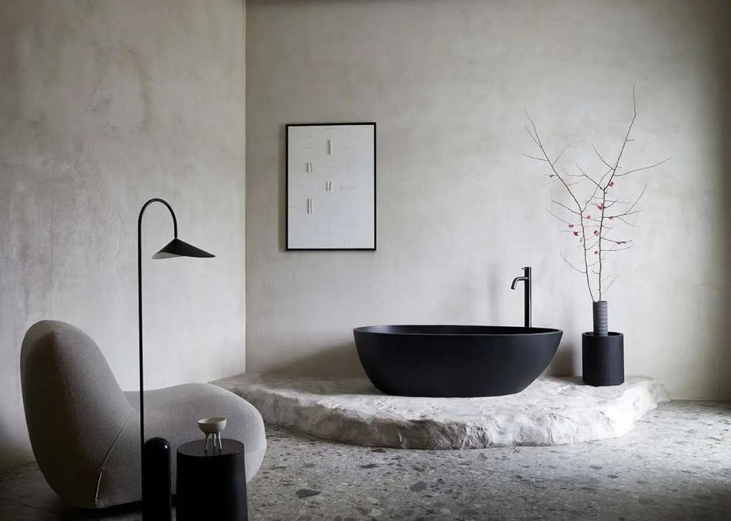 Дизайнеры использовали керамогранит Iseo для отделки ванной